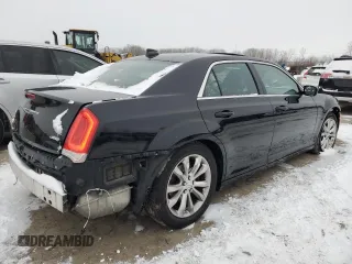2017 Chrysler 300 Limited z VIN 2C3CCARG5HH538912, wystawiony jako Copart lot #45566125 z przebiegiem 124 761 mil mil oraz Szkoda całkowita • Salvage title. Historia ofert i sprzedaży dostępna na DreamBid. Obrazek 3.