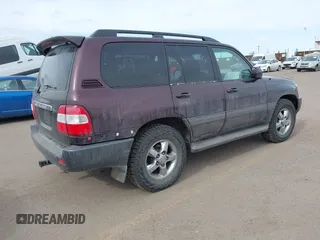 2006 Toyota Land Cruiser z VIN JTEHT05J962081200, wystawiony jako IAAI lot #41532495 z przebiegiem 217 230 mil mil oraz . Historia ofert i sprzedaży dostępna na DreamBid. Obrazek 4.