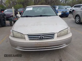 2001 Toyota Camry CE with VIN JT2BG22K410548804, listed as a IAAI auction lot 41820737 with 271,855 mi miles and . Bid and sale history available at DreamBid. Image 6.