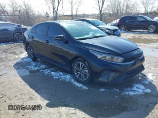 2022 Kia Forte LXS with VIN 3KPF24AD6NE424973, listed as a IAAI auction lot 41845140 with 49,917 mi miles and . Bid and sale history available at DreamBid. Image 1.