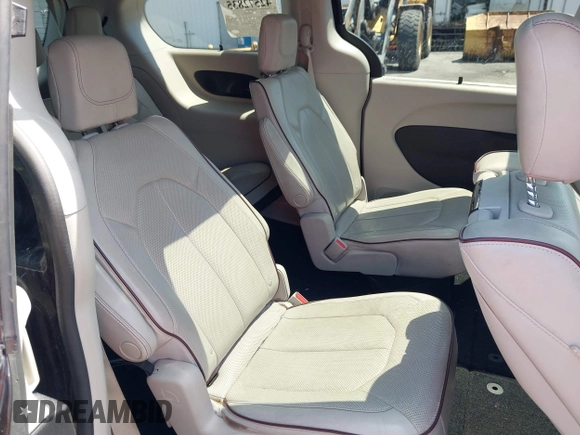 2017 Chrysler Pacifica Limited with VIN 2C4RC1GG7HR525064, listed as a IAAI auction lot 42572835 with 205,452 mi miles and . Bid and sale history available at DreamBid. Image 8.