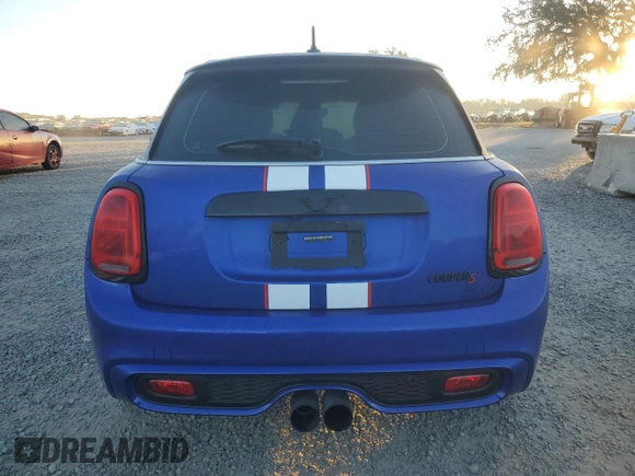 2021 MINI Hardtop 4 Door Cooper S with VIN WMWXU9C04M2N77138, listed as a Copart auction lot 83422584 with 32,370 mi miles and Salvage title. Bid and sale history available at DreamBid. Image 6.