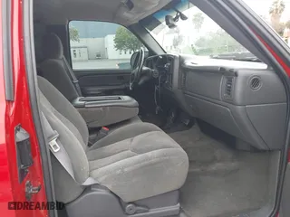 2004 Chevrolet Silverado 1500 Work Truck with VIN 2GCEC19T441162305, listed as a IAAI auction lot 42044275 with 154,971 mi miles. Bid and sale history available at carsss.com. Image 5.