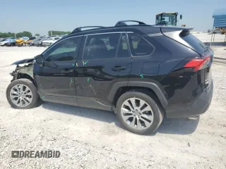 2022 Toyota RAV4 XLE Premium z VIN 2T3A1RFV7NW296422, wystawiony jako Copart lot #56755025 z przebiegiem 44 934 mil mil oraz Szkoda całkowita • Salvage title. Historia ofert i sprzedaży dostępna na DreamBid. Obrazek 2.