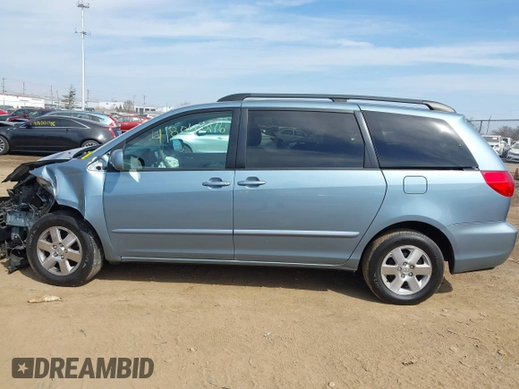 2006 Toyota Sienna XLE with VIN 5TDZA22C66S427793, listed as a IAAI auction lot 41804276 with 118,718 mi miles. Bid and sale history available at carsss.com. Image 14.