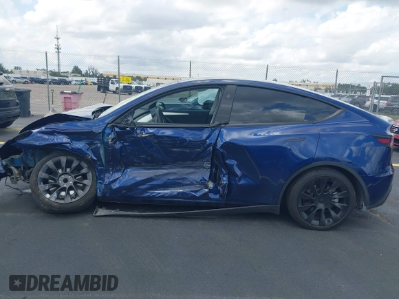 2024 Tesla Model Y с VIN 7SAYGDED8RF015882, выставлен на аукционе IAAI как лот 42202963 с пробегом 10 597 миль миль и . История ставок и продаж доступна на DreamBid. Изображение 14.