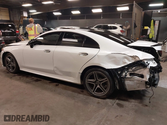 2020 Mercedes-Benz CLS 450 с VIN W1K2J5KB3LA071859, выставлен на аукционе IAAI как лот 42180062 с пробегом 18 267 миль миль и . История ставок и продаж доступна на DreamBid. Изображение 3.