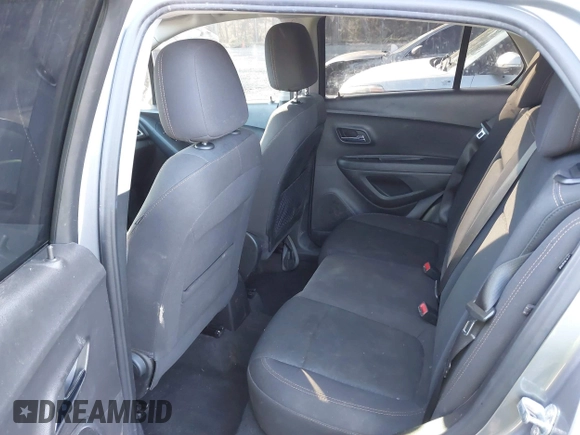 2020 Chevrolet Trax LS with VIN 3GNCJNSB4LL176912, listed as a IAAI auction lot 41746543 with 101,389 mi miles. Bid and sale history available at carsss.com. Image 8.