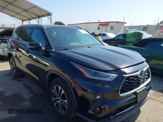 2021 Toyota Highlander XLE with VIN 5TDGZRAH2MS065304, listed as a IAAI auction lot 42386731 with 67,893 mi miles and . Bid and sale history available at DreamBid. Image 1.