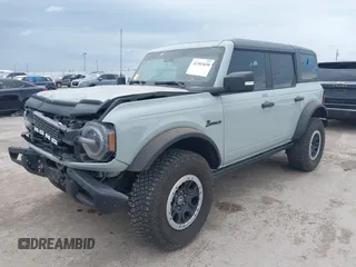 2022 Ford Bronco z VIN 1FMEE5DP3NLB31811, wystawiony jako IAAI lot #42303650 z przebiegiem 43 636 mil mil oraz . Historia ofert i sprzedaży dostępna na DreamBid. Obrazek 17.