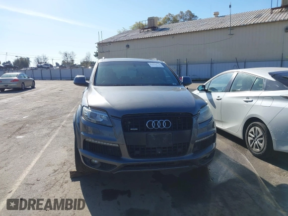 2014 Audi Q7 3.0T S line Prestige with VIN WA1DGAFE2ED009086, listed as a IAAI auction lot 41824179 with 136,899 mi miles. Bid and sale history available at carsss.com. Image 12.