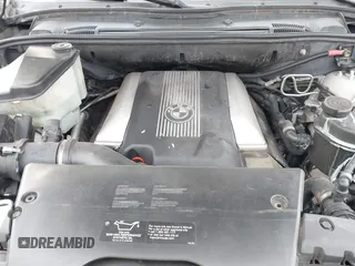 2001 BMW X5 4.4i with VIN WBAFB33541LH20155, listed as a IAAI auction lot 41078904 with 172,762 mi miles. Bid and sale history available at carsss.com. Image 10.