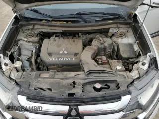 2017 Mitsubishi Outlander GT z VIN JA4JZ4AX6HZ012443, wystawiony jako Copart lot #53775915 z przebiegiem 124 828 mil mil oraz Szkoda całkowita • Salvage title. Historia ofert i sprzedaży dostępna na DreamBid. Obrazek 12.