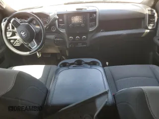 2021 Ram 2500 Big Horn z VIN 3C6UR5DL1MG678113, wystawiony jako Copart lot #52964005 z przebiegiem 26 489 mil mil oraz Szkoda całkowita • Salvage title. Historia ofert i sprzedaży dostępna na DreamBid. Obrazek 8.