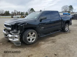 2018 Chevrolet Silverado 1500 LT with VIN 3GCUKREC5JG321483, listed as a Copart auction lot 46935335 with 130,860 mi miles and Salvage Title. Bid and sale history available at carsss.com. Image 1.