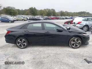 2023 Hyundai Elantra SEL z VIN KMHLS4AG8PU428374, wystawiony jako IAAI lot #41301866 z przebiegiem 19 581 mil mil oraz . Historia ofert i sprzedaży dostępna na DreamBid. Obrazek 13.