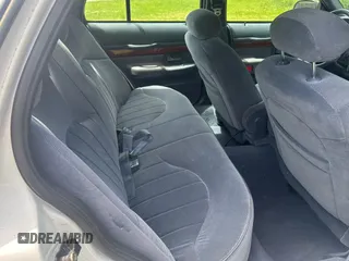 2000 Mercury Grand Marquis GS z VIN 2MEFM74W2YX675365, wystawiony jako Copart lot #58024375 z przebiegiem 35 499 mil mil oraz Czysty tytuł • Clean title. Historia ofert i sprzedaży dostępna na DreamBid. Obrazek 6.