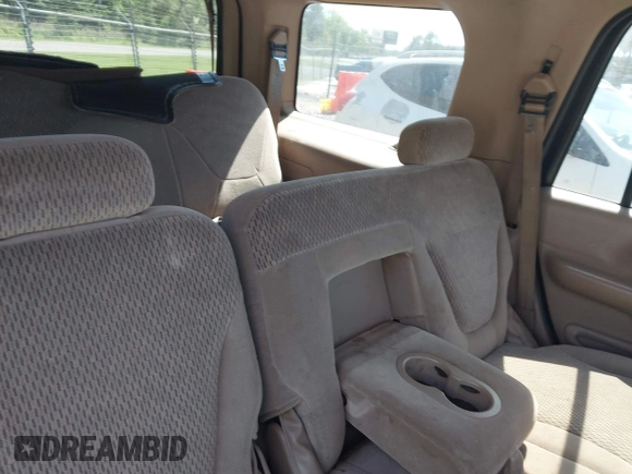 1998 Ford Expedition XLT with VIN 1FMRU17L8WLB82843, listed as a IAAI auction lot 42176011 with 185,756 mi miles and . Bid and sale history available at DreamBid. Image 8.