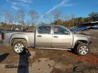 2008 GMC Sierra 1500 SLT z VIN 2GTEC13J781336896, wystawiony jako IAAI lot #41305490 z przebiegiem Nie podano mil oraz . Historia ofert i sprzedaży dostępna na DreamBid. Obrazek 13.