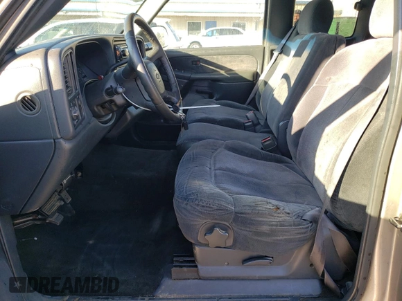 2000 Chevrolet Silverado 1500 LS with VIN 2GCEC19V3Y1143350, listed as a Copart auction lot 85902734 with 513,157 mi miles and Salvage Title. Bid and sale history available at carsss.com. Image 7.