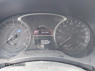2013 Nissan Pathfinder SV z VIN 5N1AR2MM6DC681607, wystawiony jako IAAI lot #42490708 z przebiegiem 103 460 mil mil oraz . Historia ofert i sprzedaży dostępna na DreamBid. Obrazek 7.