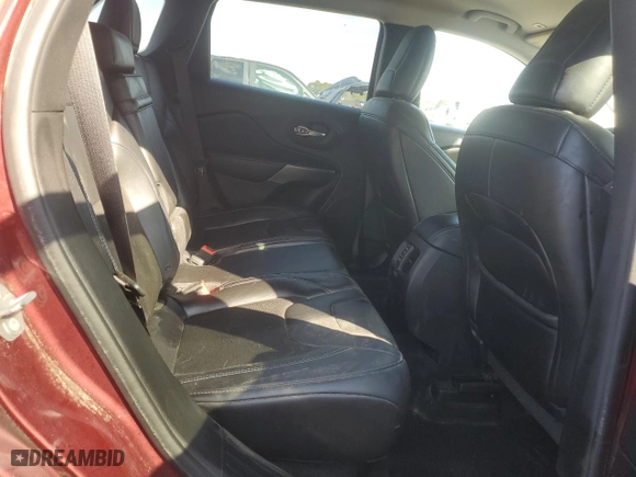 2019 Jeep Cherokee Latitude Plus with VIN 1C4PJLLB8KD267134, listed as a Copart auction lot 43425905 with 67,910 mi miles and Salvage Title. Bid and sale history available at carsss.com. Image 11.