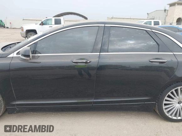 2017 Lincoln MKZ Reserve z VIN 3LN6L5EC4HR619712, wystawiony jako IAAI lot #41899418 z przebiegiem 77 481 mil mil oraz . Historia ofert i sprzedaży dostępna na DreamBid. Obrazek 14.