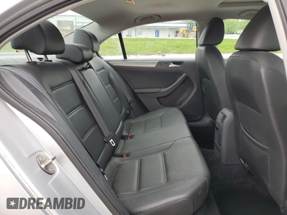 2015 Volkswagen Jetta SE с VIN 3VWD17AJ1FM311745, выставлен на аукционе Copart как лот 55936435 с пробегом 79 819 миль миль и Списание • Salvage title. История ставок и продаж доступна на DreamBid. Изображение 10.
