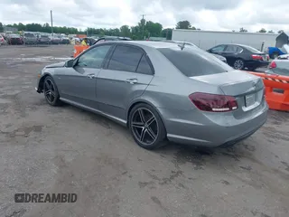 2012 Mercedes-Benz E 350 Luxury z VIN WDDHF8JB5CA601960, wystawiony jako IAAI lot #42274484 z przebiegiem 223 569 mil mil oraz . Historia ofert i sprzedaży dostępna na DreamBid. Obrazek 3.