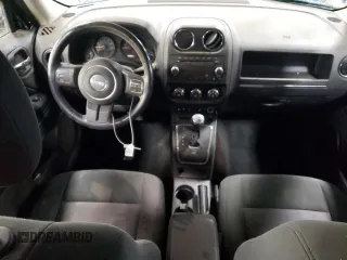 2014 Jeep Patriot Latitude with VIN 1C4NJRFB0ED588336, listed as a Copart auction lot 89391695 with 133,941 mi miles and Salvage Title. Bid and sale history available at carsss.com. Image 8.
