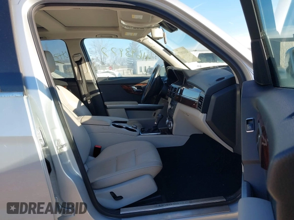 2011 Mercedes-Benz GLK 350 with VIN WDCGG8HB6BF623406, listed as a IAAI auction lot 41693977 with 154,546 mi miles and . Bid and sale history available at DreamBid. Image 5.