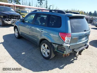 2009 Subaru Forester (Natl) X w/Premium Pkg with VIN JF2SH63649H731132, listed as a IAAI auction lot 42025359 with 124,374 mi miles. Bid and sale history available at carsss.com. Image 3.
