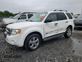 2008 Ford Escape XLT z VIN 1FMCU93118KC45606, wystawiony jako Copart lot #58634705 z przebiegiem 122 209 mil mil oraz Szkoda całkowita • Salvage title. Historia ofert i sprzedaży dostępna na DreamBid. Obrazek 1.