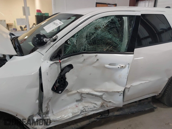 2023 Dodge Durango Pursuit z VIN 1C4SDJFTXPC690952, wystawiony jako IAAI lot #41663311 z przebiegiem 12 806 mil mil oraz . Historia ofert i sprzedaży dostępna na DreamBid. Obrazek 6.