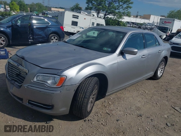 2014 Chrysler 300 z VIN 2C3CCAAG3EH380058, wystawiony jako IAAI lot #42220051 z przebiegiem 116 263 mil mil oraz . Historia ofert i sprzedaży dostępna na DreamBid. Obrazek 17.