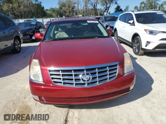 2007 Cadillac DTS V8 z VIN 1G6KD57Y67U181293, wystawiony jako Copart lot #48122555 z przebiegiem 137 962 mil mil oraz Szkody całkowita. Historia ofert i sprzedaży dostępna na DreamBid. Obrazek 5.
