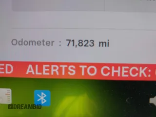 2018 Tesla Model 3 Long Range Battery z VIN 5YJ3E1EBXJF121183, wystawiony jako IAAI lot #42070712 z przebiegiem 71 823 mil mil oraz . Historia ofert i sprzedaży dostępna na DreamBid. Obrazek 15.