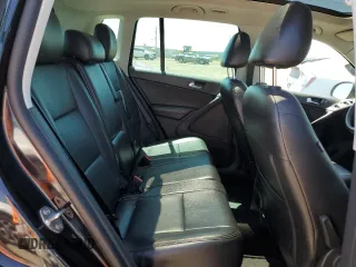 2012 Volkswagen Tiguan SE z VIN WVGBV7AX1CW609299, wystawiony jako Copart lot #56359635 z przebiegiem 133 031 mil mil oraz Szkoda całkowita • Salvage title. Historia ofert i sprzedaży dostępna na DreamBid. Obrazek 11.