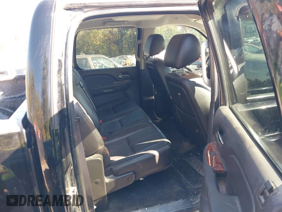 2011 Chevrolet Silverado 1500 LTZ with VIN 3GCPKTE3XBG303427, listed as a IAAI auction lot 40512927 with 211,198 mi miles and . Bid and sale history available at DreamBid. Image 8.