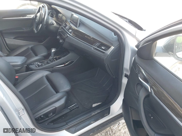2018 BMW X2 xDrive28i with VIN WBXYJ5C33JEF70152, listed as a IAAI auction lot 42048693 with 177,488 mi miles. Bid and sale history available at carsss.com. Image 5.
