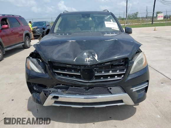 2014 Mercedes-Benz M ML 550 with VIN 4JGDA7DBXEA291980, listed as a IAAI auction lot 42161942 with 121,341 mi miles. Bid and sale history available at carsss.com. Image 12.