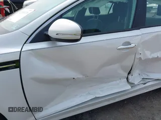 2015 Kia Optima LX z VIN KNAGM4A72F5627037, wystawiony jako IAAI lot #42399339 z przebiegiem 149 612 mil mil oraz . Historia ofert i sprzedaży dostępna na DreamBid. Obrazek 12.