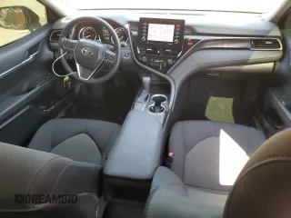 2024 Toyota Camry LE z VIN 4T1R11AK2RU216038, wystawiony jako Copart lot #56582725 z przebiegiem 42 623 mil mil oraz Szkoda całkowita • Salvage title. Historia ofert i sprzedaży dostępna na DreamBid. Obrazek 8.