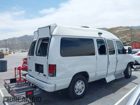 2006 Ford Econoline Cargo с VIN 1FTNE24W66DA55989, выставлен на аукционе IAAI как лот 42358587 с пробегом Не указан миль и . История ставок и продаж доступна на DreamBid. Изображение 13.