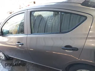 2016 Nissan Versa S z VIN 3N1CN7AP9GL854567, wystawiony jako IAAI lot #41830318 z przebiegiem 122 884 mil mil oraz . Historia ofert i sprzedaży dostępna na DreamBid. Obrazek 14.