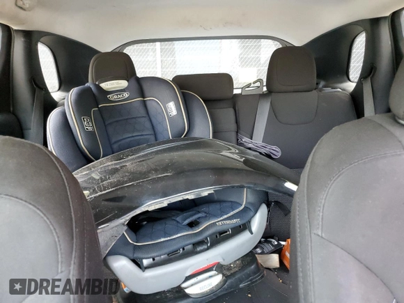 2019 Jeep Cherokee Latitude with VIN 1C4PJLCB0KD221636, listed as a Copart auction lot 59239305 with Not provided miles and Salvage title. Bid and sale history available at DreamBid. Image 10.