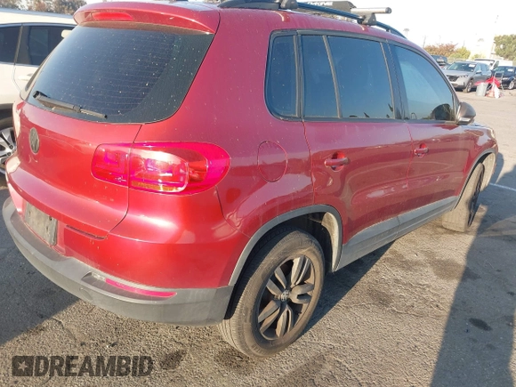 2015 Volkswagen Tiguan R-Line with VIN WVGAV7AX2FW115582, listed as a IAAI auction lot 42215389 with 168,182 mi miles and . Bid and sale history available at DreamBid. Image 4.