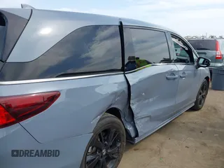 2023 Honda Odyssey Sport z VIN 5FNRL6H72PB031975, wystawiony jako IAAI lot #42047457 z przebiegiem 34 886 mil mil oraz . Historia ofert i sprzedaży dostępna na DreamBid. Obrazek 6.