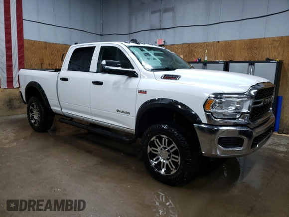 2019 Ram 2500 Tradesman z VIN 3C6UR5CJ2KG593276, wystawiony jako Copart lot #54655995 z przebiegiem 124 069 mil mil oraz Czysty tytuł • Clean title. Historia ofert i sprzedaży dostępna na DreamBid. Obrazek 4.