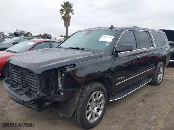 2020 GMC Yukon XL Denali with VIN 1GKS1HKJ8LR181119, listed as a IAAI auction lot 41794775 with 206,337 mi miles. Bid and sale history available at carsss.com. Image 18.